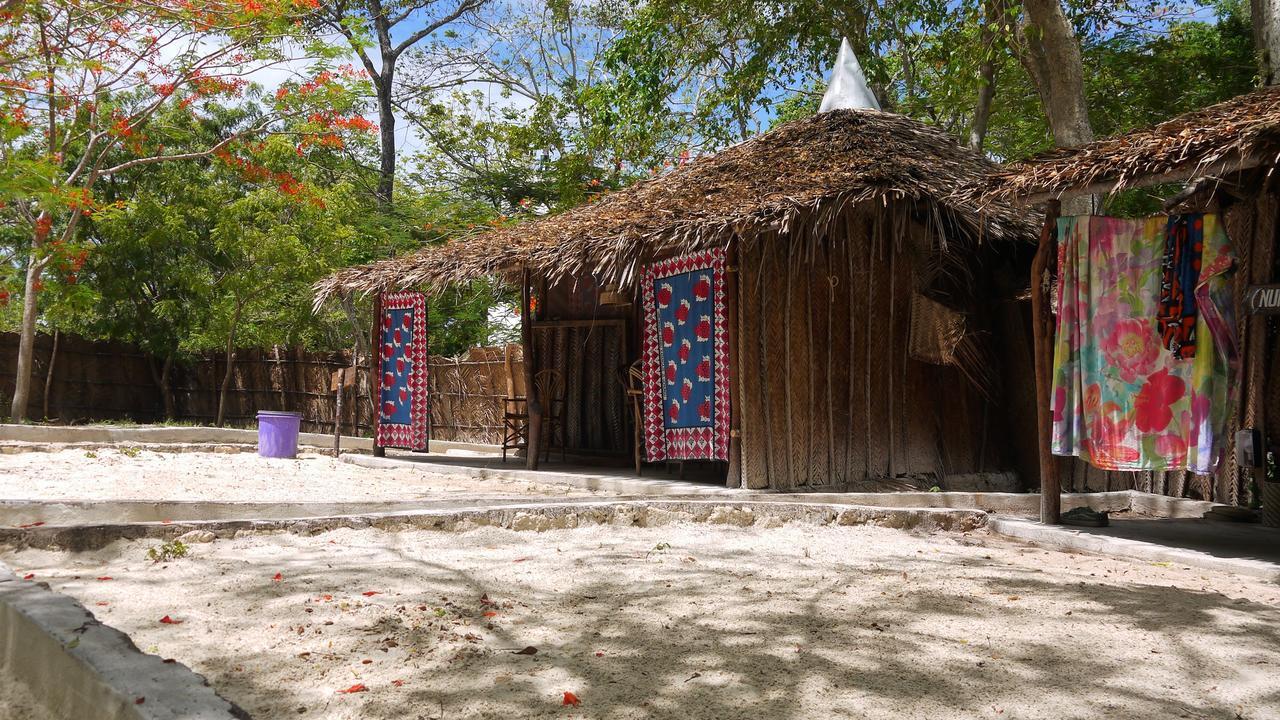 Soul Breeze Backpackers Diani Hostel Diani Beach Exterior photo