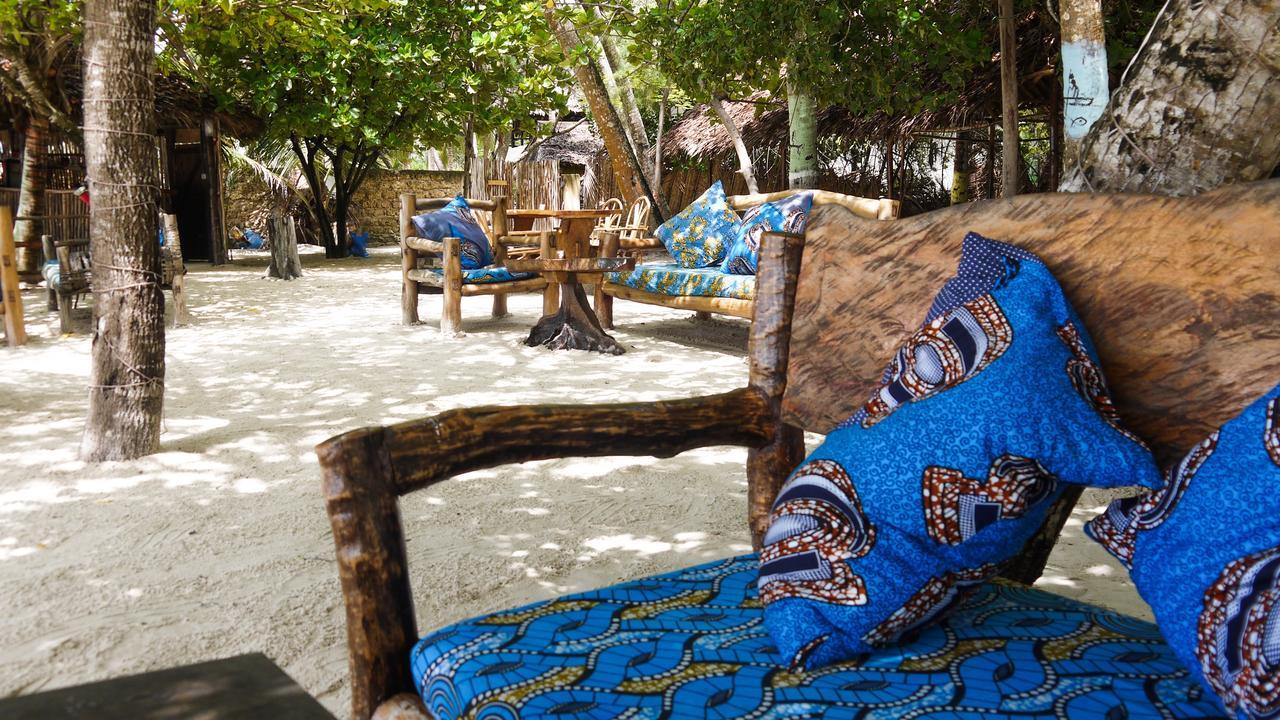 Soul Breeze Backpackers Diani Hostel Diani Beach Exterior photo