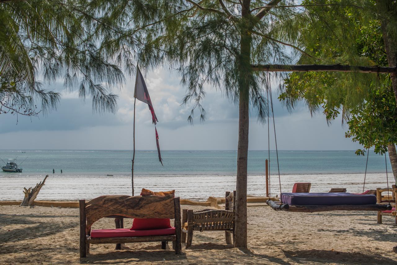Soul Breeze Backpackers Diani Hostel Diani Beach Exterior photo
