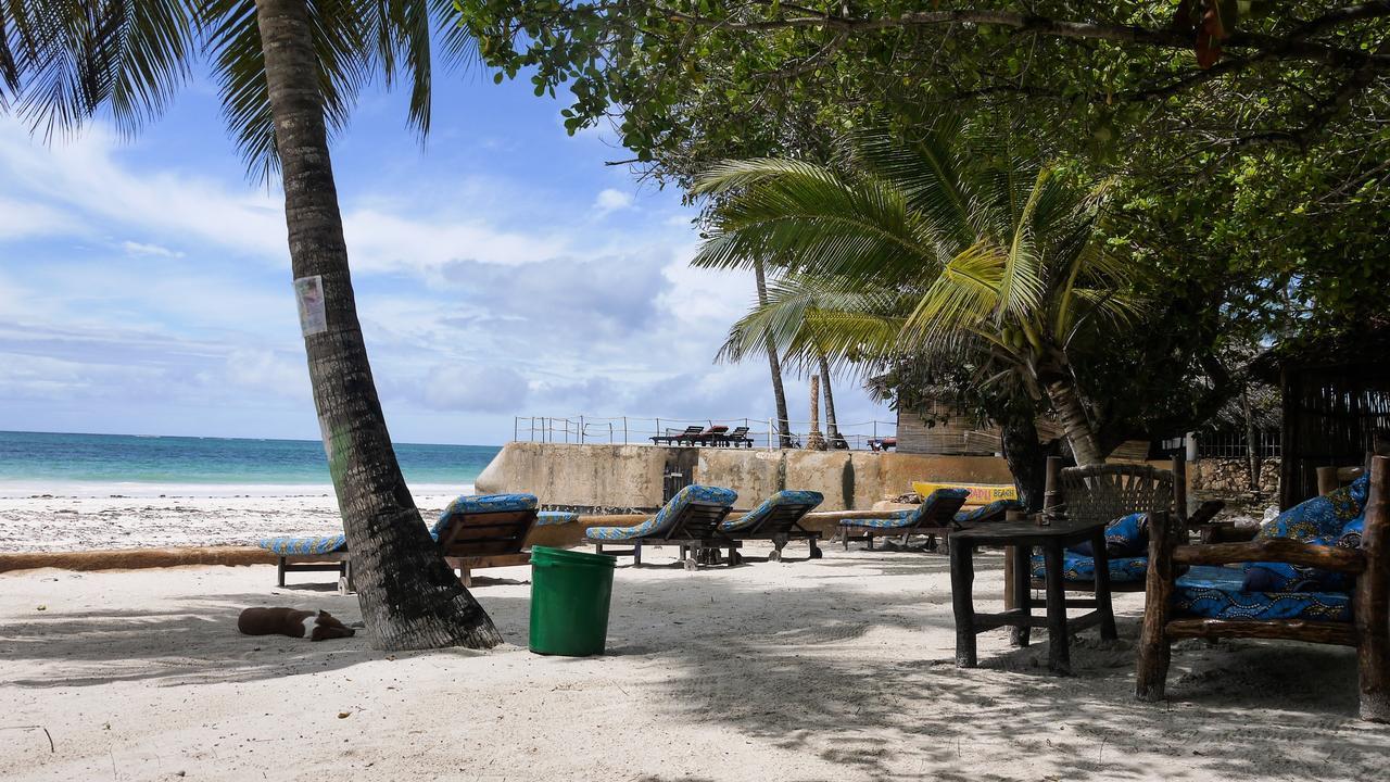 Soul Breeze Backpackers Diani Hostel Diani Beach Exterior photo