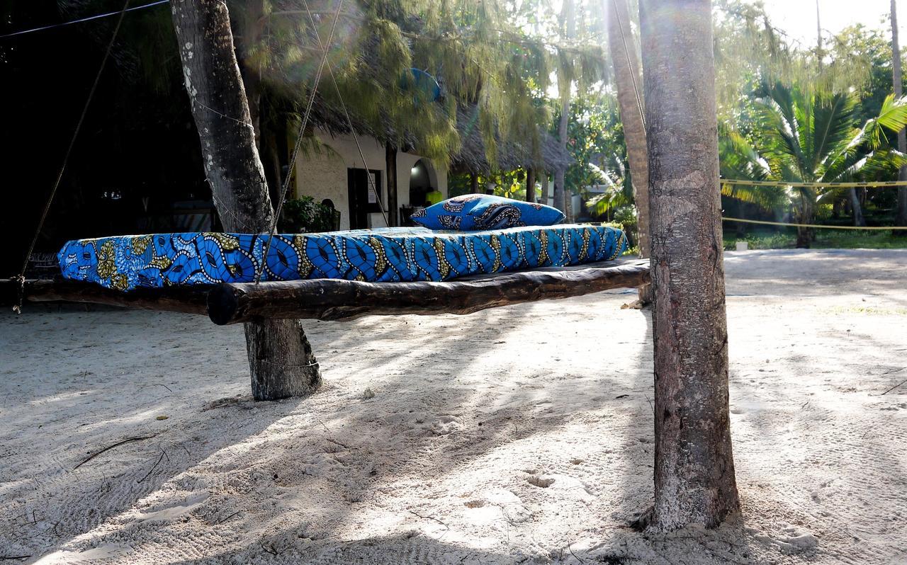 Soul Breeze Backpackers Diani Hostel Diani Beach Exterior photo
