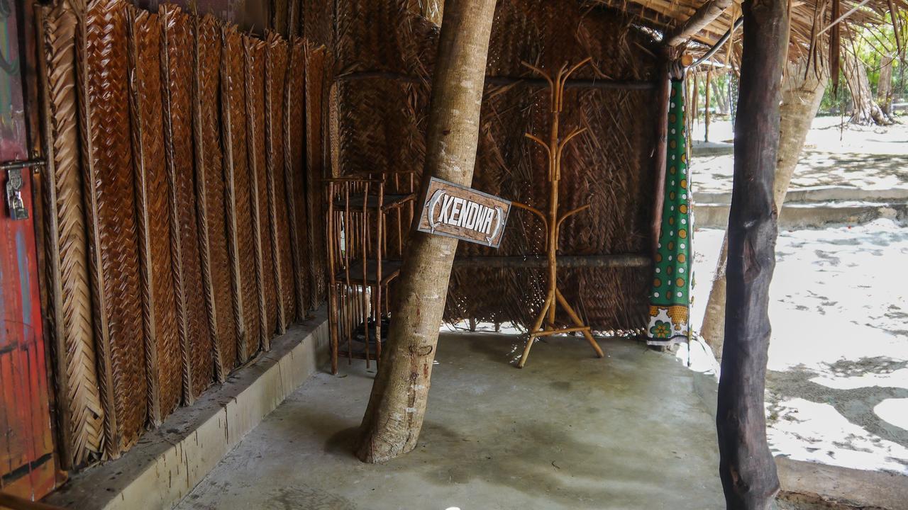 Soul Breeze Backpackers Diani Hostel Diani Beach Exterior photo