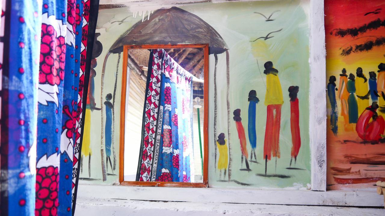 Soul Breeze Backpackers Diani Hostel Diani Beach Exterior photo