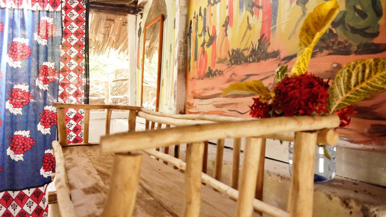 Soul Breeze Backpackers Diani Hostel Diani Beach Exterior photo