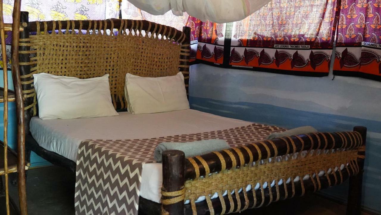 Soul Breeze Backpackers Diani Hostel Diani Beach Exterior photo