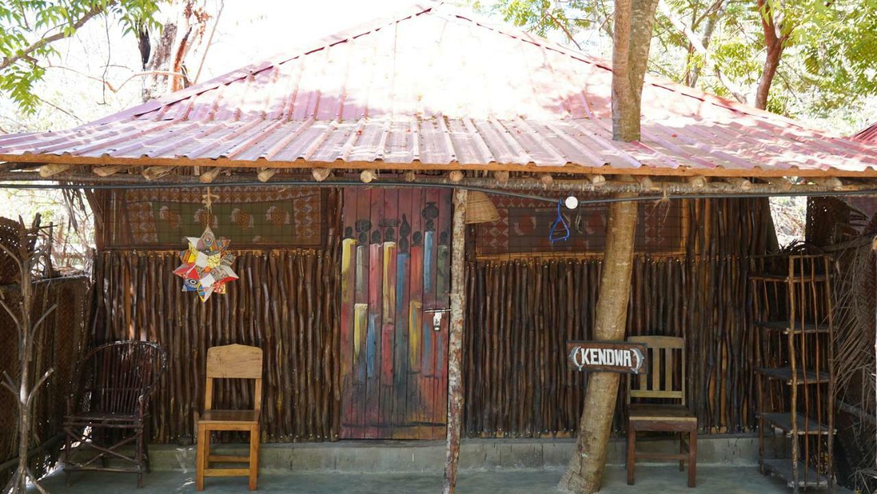 Soul Breeze Backpackers Diani Hostel Diani Beach Exterior photo